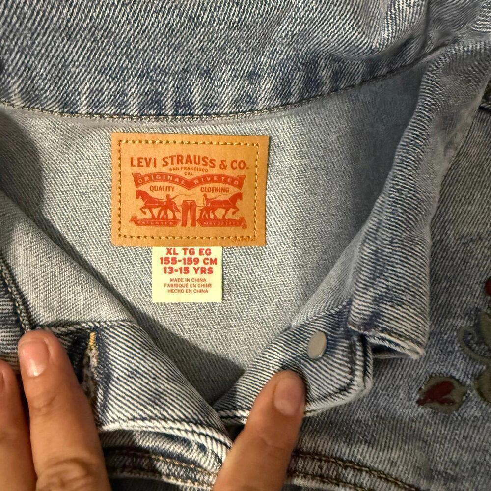Levi’s kids oversized western denim trucker jacket - Picture 5 of 7
